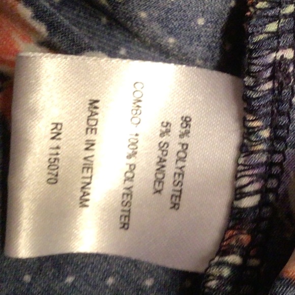 Navy floral Nina Leonard top, size Medium - Picture 3 of 4